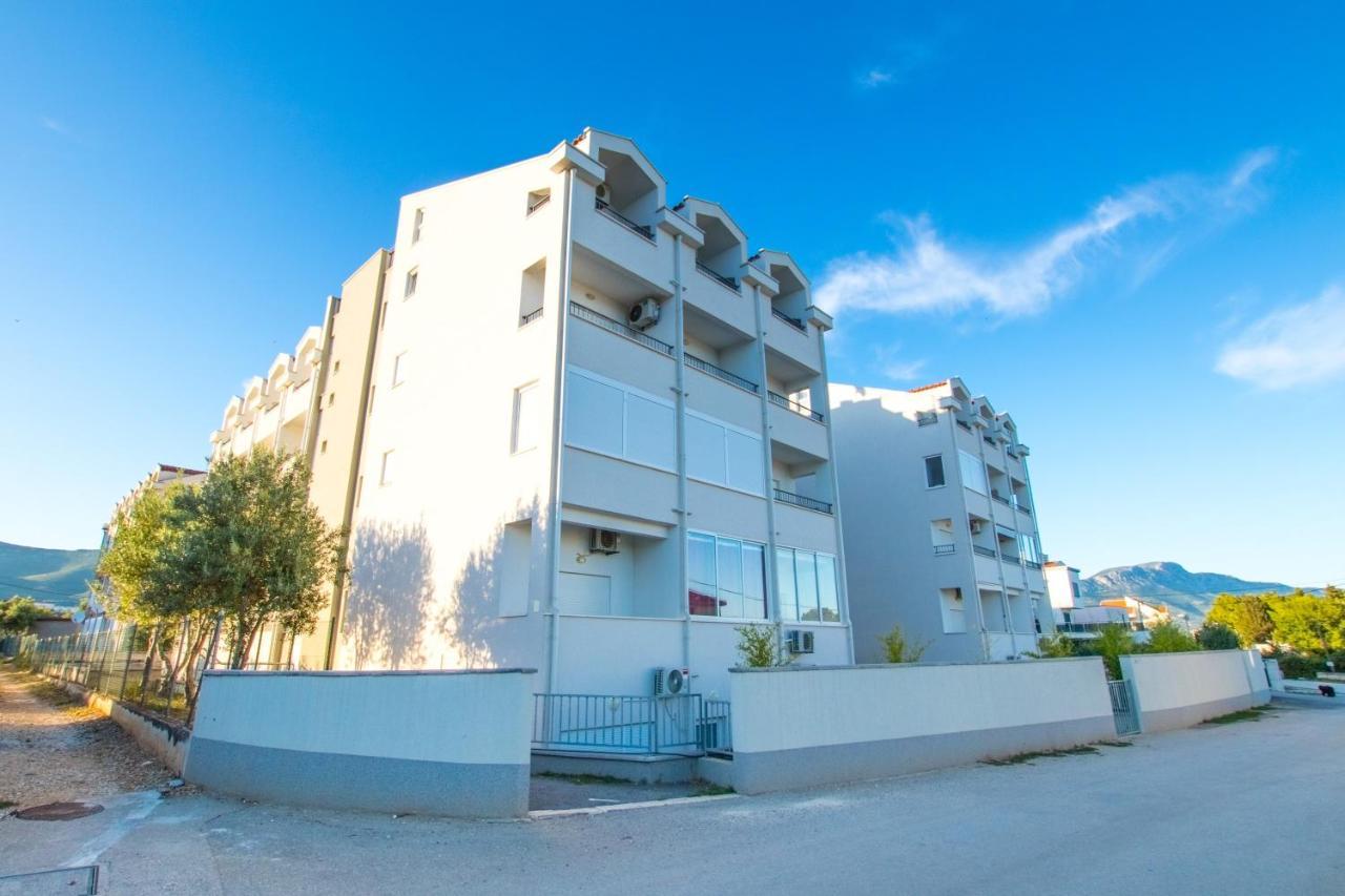 4 * Apartment Sunset Close To The Sea Каштела Экстерьер фото